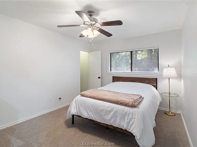 1105 Holleman Dr — Photo 20