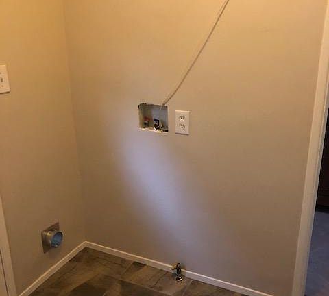 4th image of 420 Violet Ave