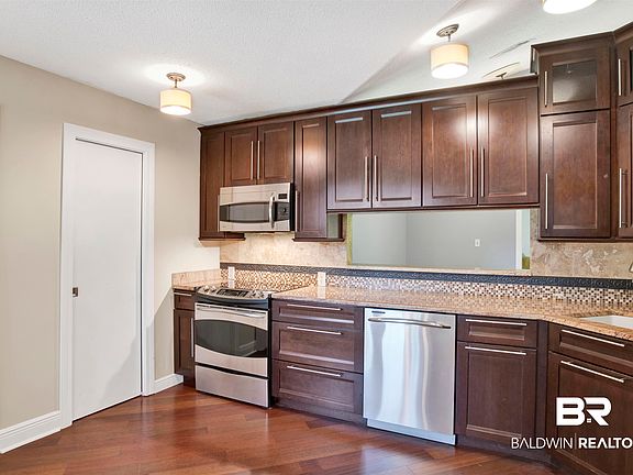 2nd image of 102 Lake Forest Blvd