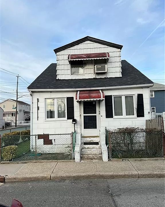 2nd image of 48 Celeste Ct