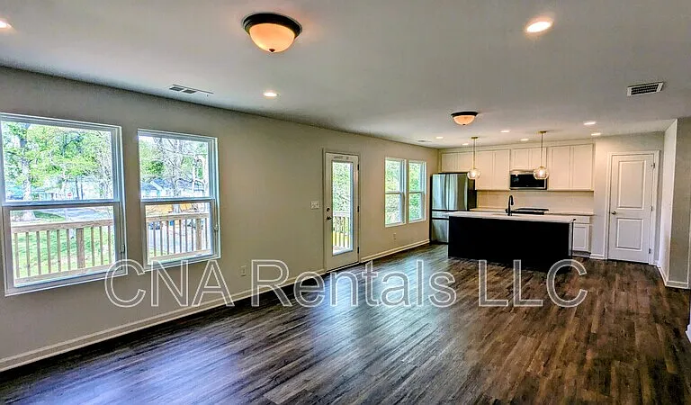 2367 Summit Ave — Photo 8