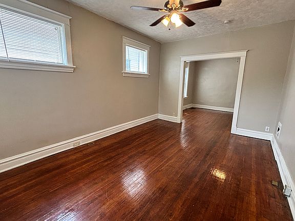 3rd image of 4125-4127 N Euclid Ave #1F