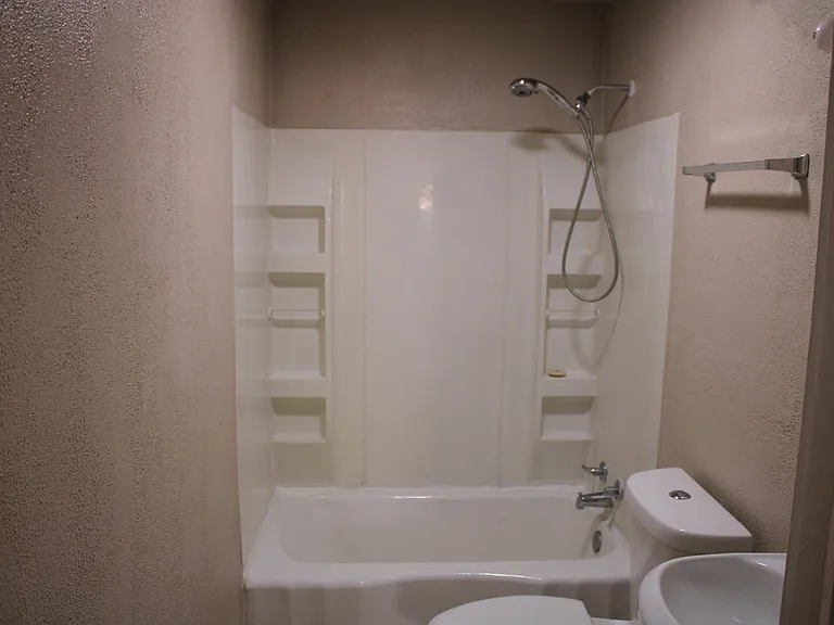 506 E Municipal Dr — Photo 7