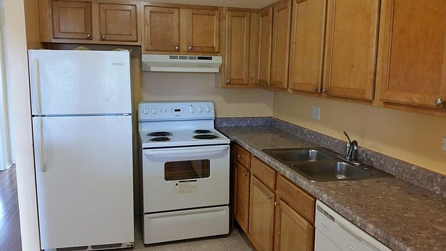2nd image of 4259 Jennifer Ln APT 3F
