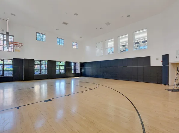 26 Avenue At Port Imperial image 17 of 26