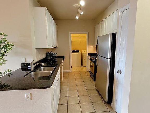 4th image of 501 Hungerford Dr APT 207