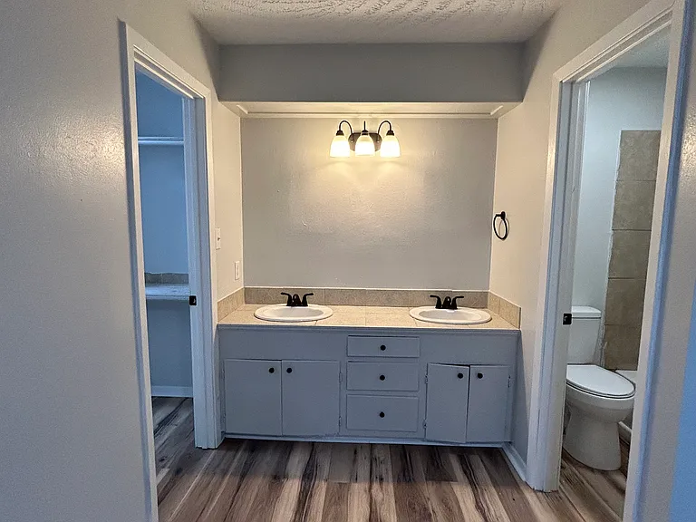 4953 Rosehaven Dr — Photo 15