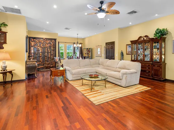 55 Hamiha St, Makawao, HI 96768