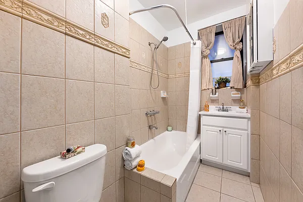 Rented by Douglas Elliman | media 13