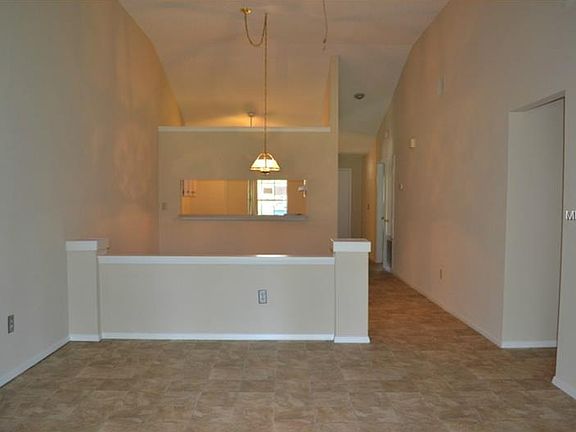 5th image of 3422 Laurel Dale Dr