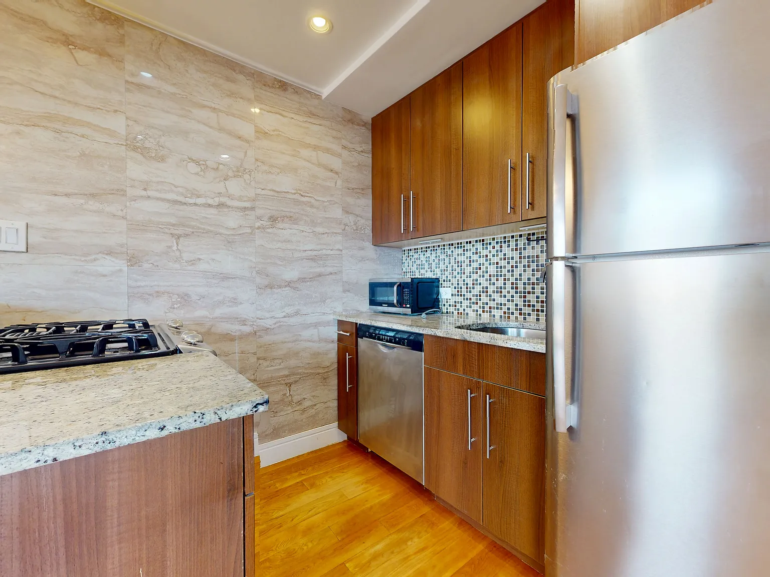 412 Kings Highway — Photo 4