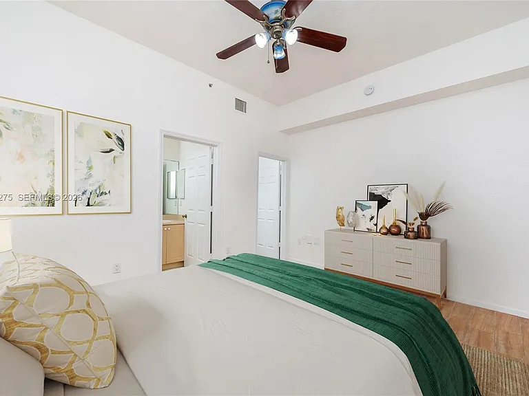2851 Riverside Dr #207 — Photo 12