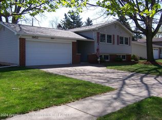 1952 Pinecrest Dr, East Lansing, MI 48823