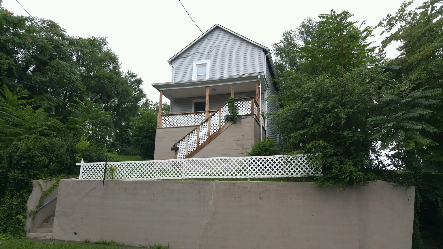 622 Rutherford Ave NW photo 1
