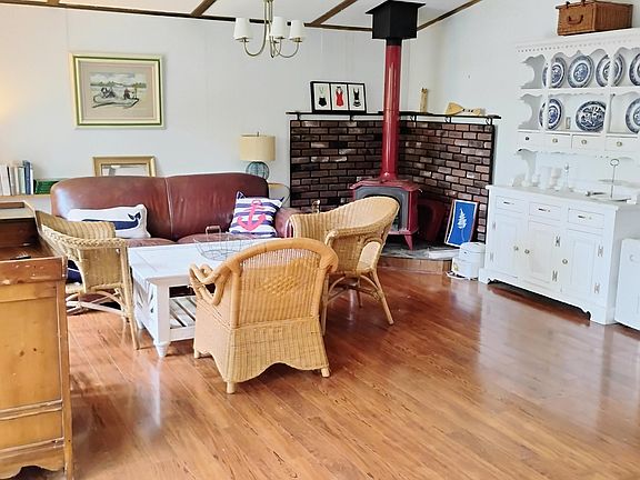 4th image of 125 Dogwood Dr