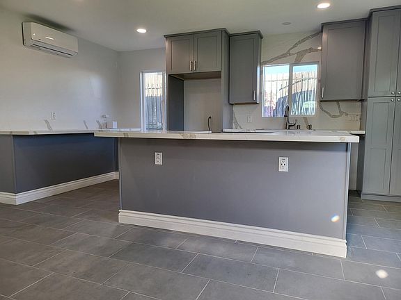 4th image of 510 Short St #1/2