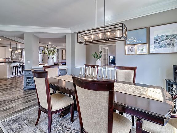 3rd image of 113 Settlers Bend Ct