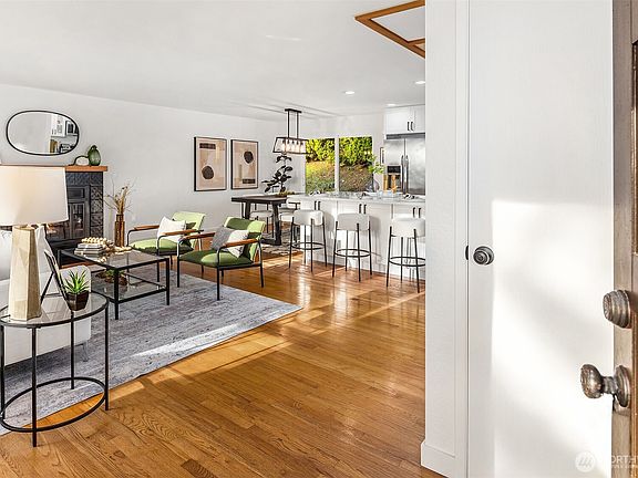 3rd image of 11214 80th Avenue NE