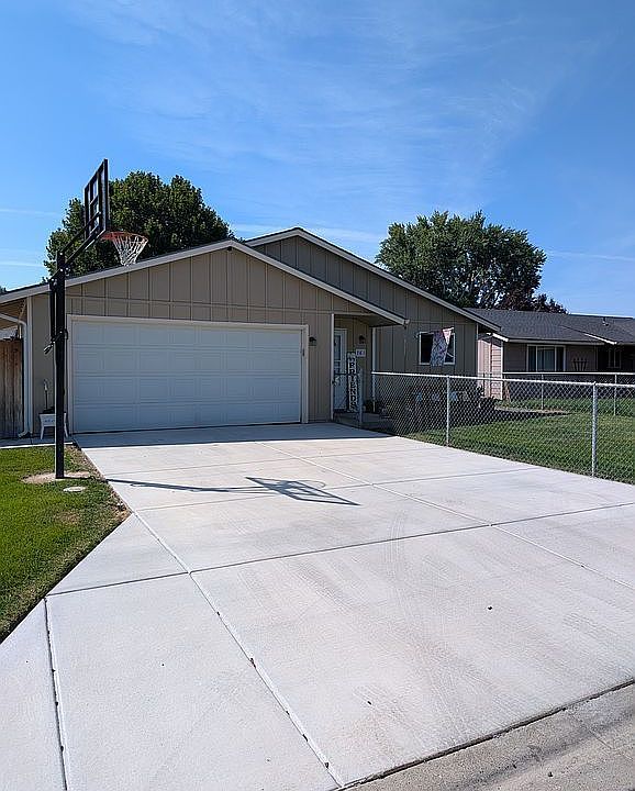 1st image of 1804 S 66th Ave