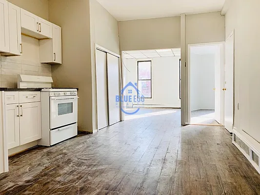 Rented by Blue Egg Realty Corp | media 25