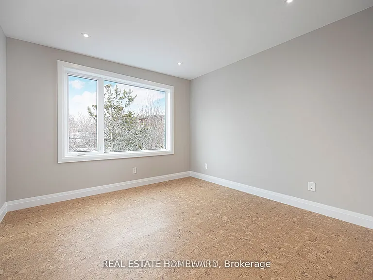 21 Alton Ave #UPPER — Photo 7