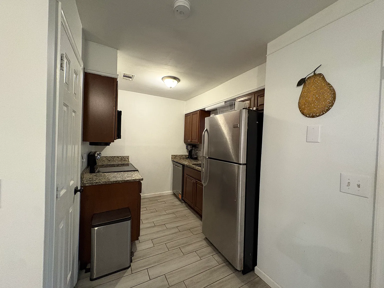 2 bed, 2.5 bath, 1240 sqft, $1,900 — Photo 3