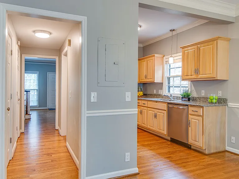 2306 Sharondale Dr — Photo 11
