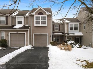 305 Sequoia Dr, Newtown, PA 18940