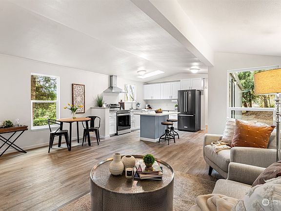 3rd image of 5944 NE Carlin Court