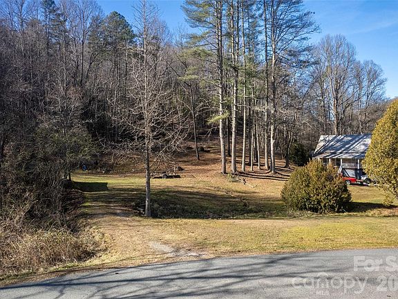 3rd image of 70 Earls Rd