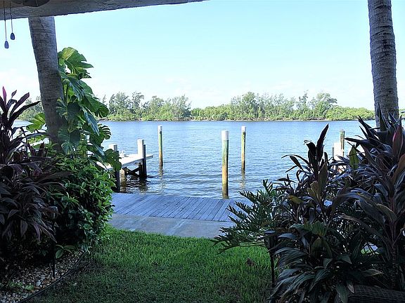 Backyard on Intracoastal