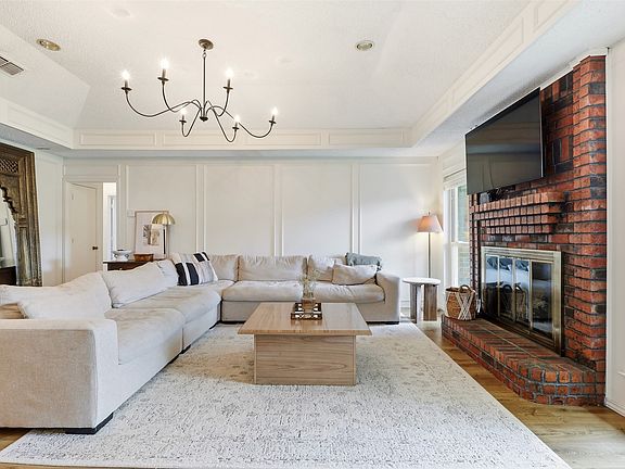 3rd image of 6713 N Park Dr