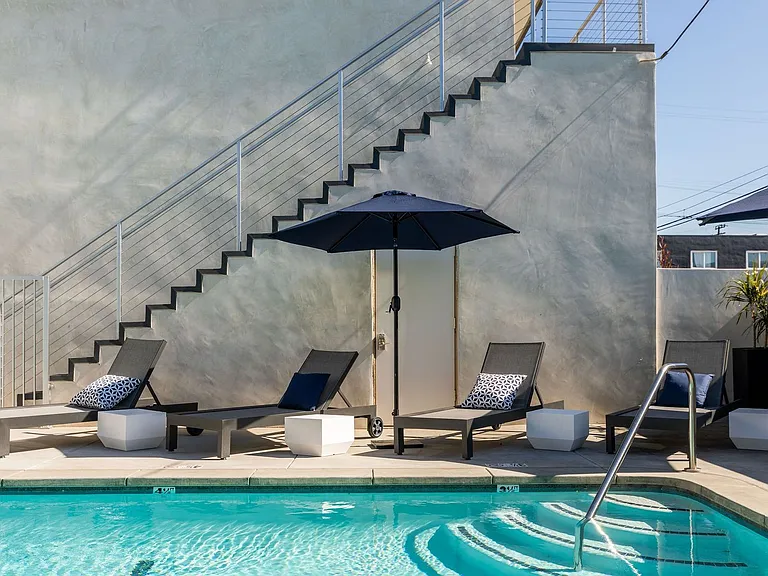 Sierra Street TIC (321 El Segundo/Palm LLC) — Photo 16