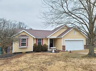 2 Tara Hill Ct, High Ridge, MO 63049