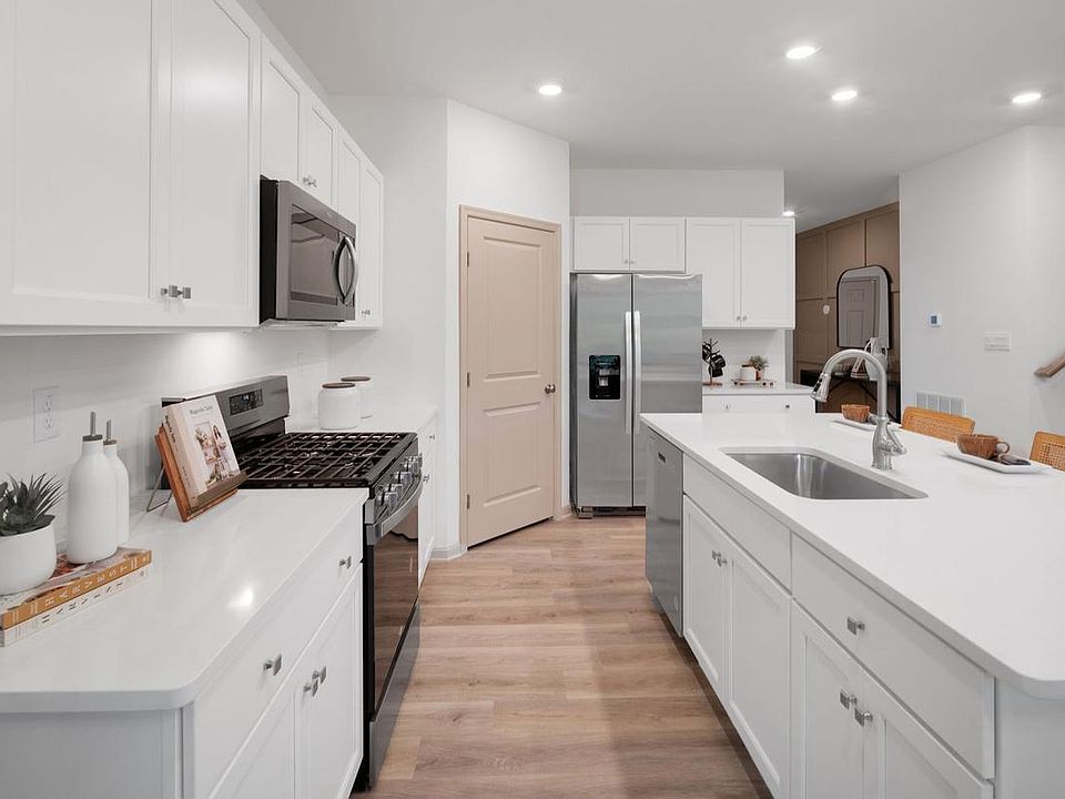 1st image of 100 Christina Dr