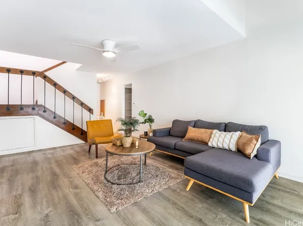 553 Pepeekeo St APT 5, Honolulu, HI 96825
