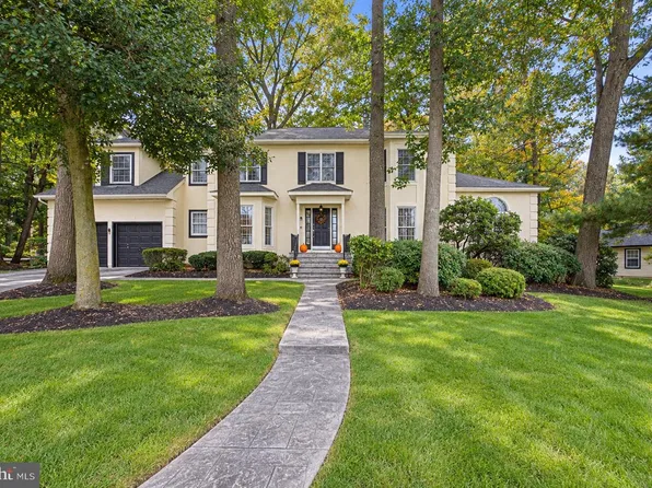 8 Yorkshire Dr, Voorhees, NJ 08043