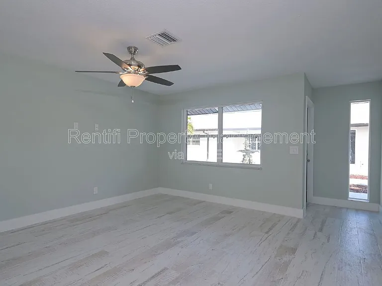 1322 Miramar St #2 — Photo 18
