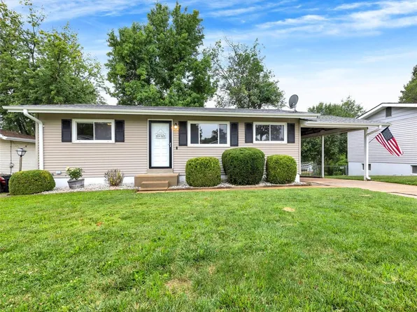 426 Aqua Ridge Dr, Saint Louis, MO 63129