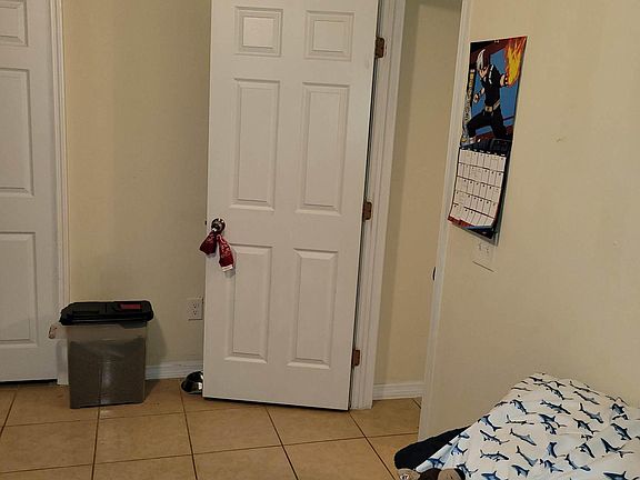 3rd image of 1041 SE 11th St