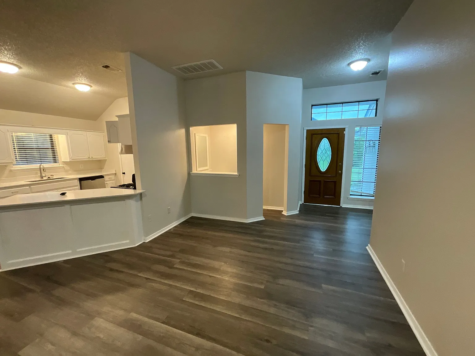 3 bed, 1574 sqft, $1,950 — Photo 4