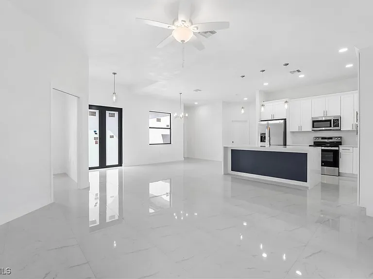 2602 73rd St W — Photo 5