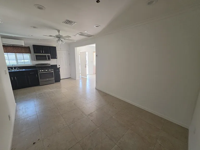 1038 Raymond Ave — Photo 16