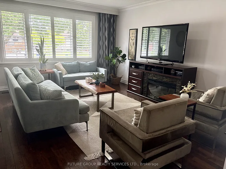 2 Fingal Pl #UPPER — Photo 2