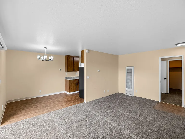 The Peppertree Apartments — Photo 27