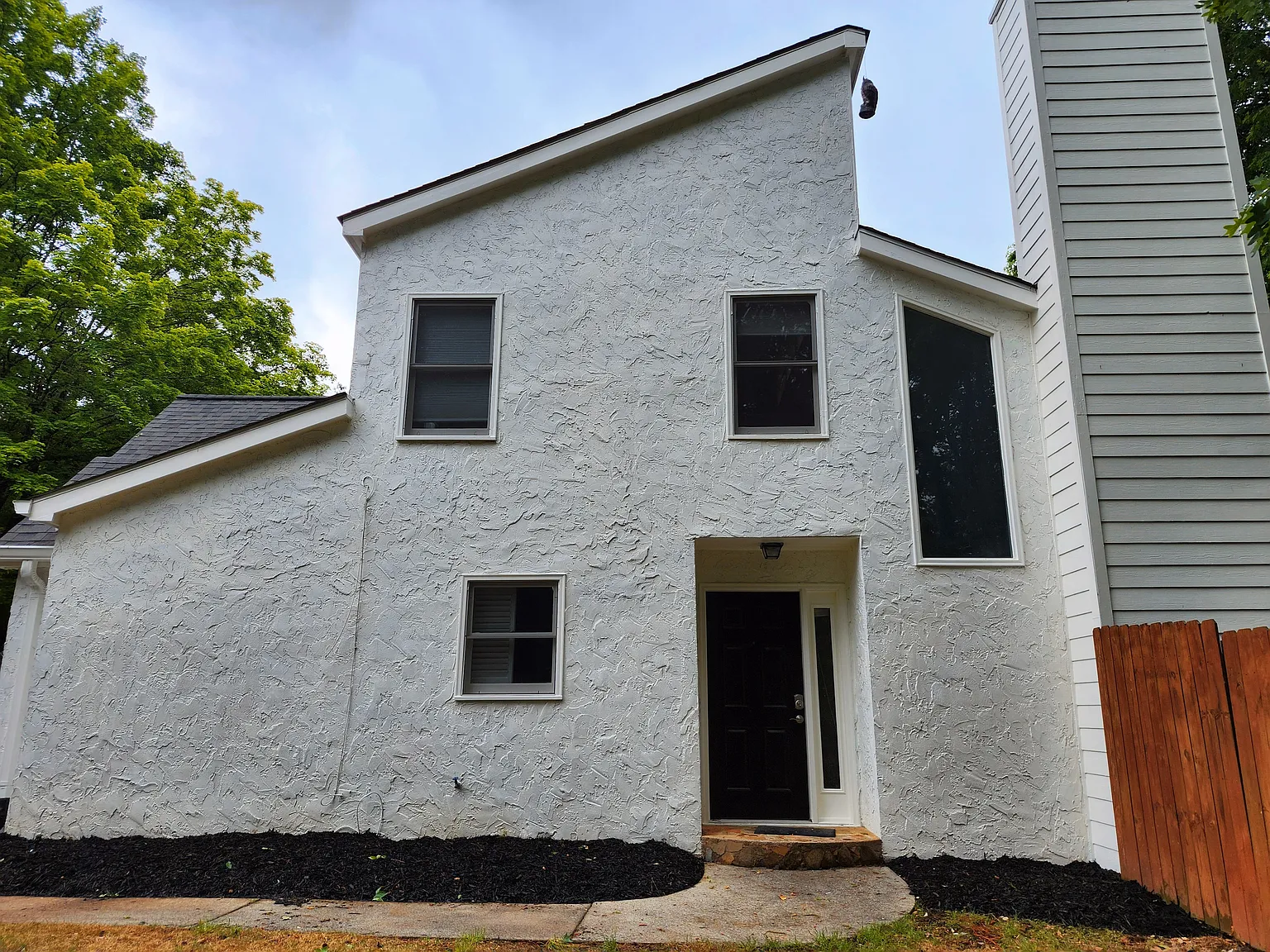 3 bed, 2.5 bath, 1926 sqft, $3,000 — Photo 1