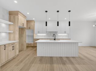 3306 Chickadee Dr NW, Edmonton, AB T5S0K9