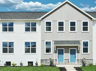 77 N Conifer Dr, Elizabethtown, PA 17022