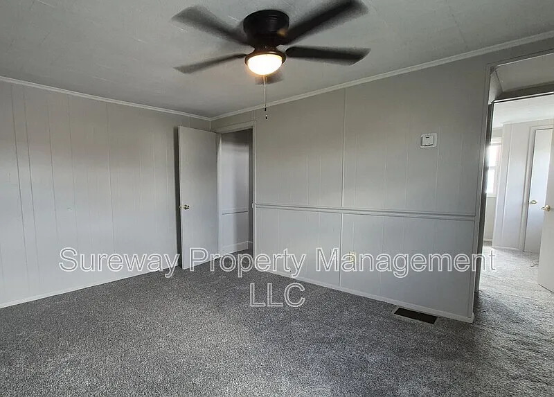 2 bed, 1.0 bath, $1,300 — Photo 4