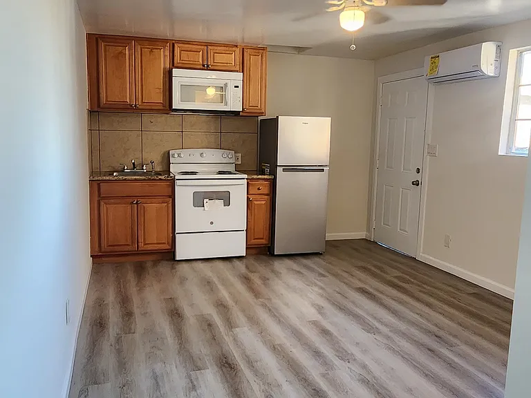 3873 Superba St — Photo 5